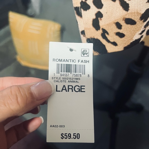 INC International Concepts Tan and Black Leopard Print V-Neck Top - Picture 9 of 11